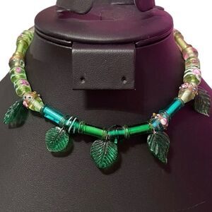 Amazing Vintage Green Wedding Cake Bead Art Glass Leaf Necklace